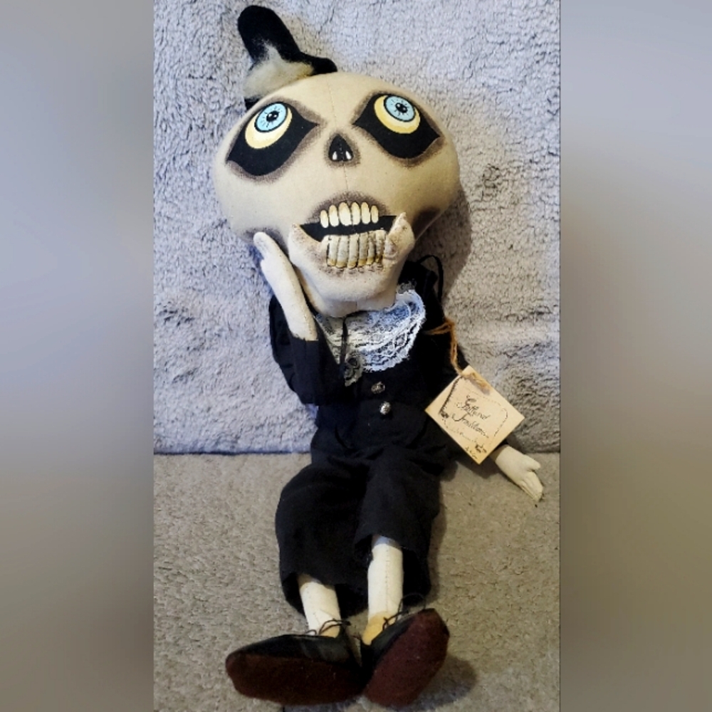 Retired Joe Spencer Gathered Traditions Gallerie II Albagore The Skeleton Doll